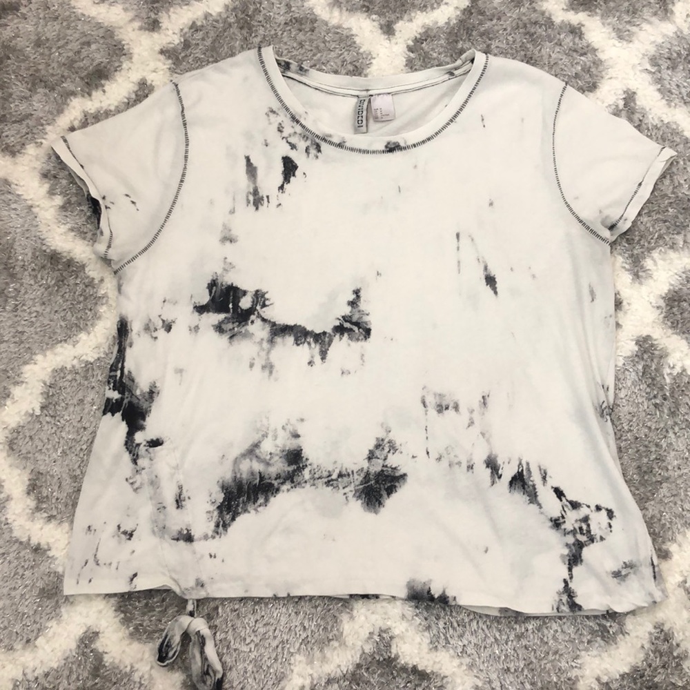H&M Marbled Dyed Tee with Tie side detail